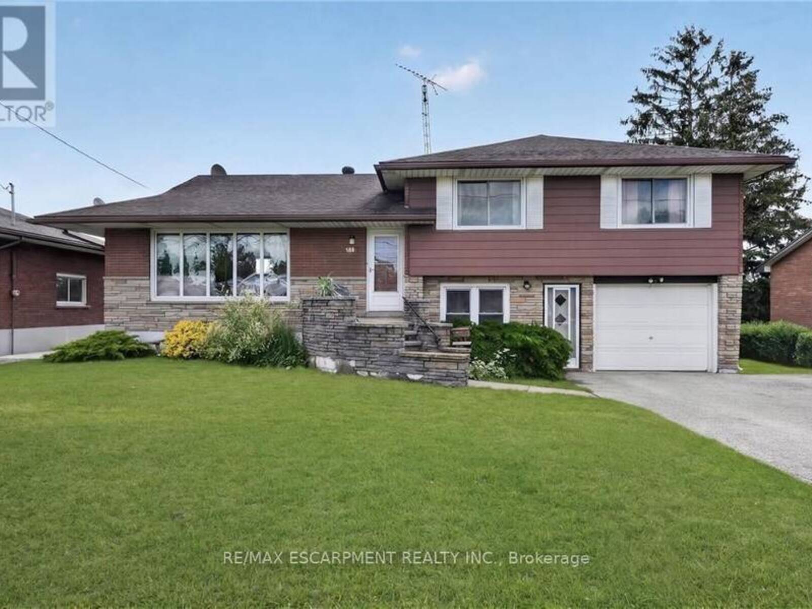 300 KNOLL STREET, Port Colborne, Ontario L3K 5B9