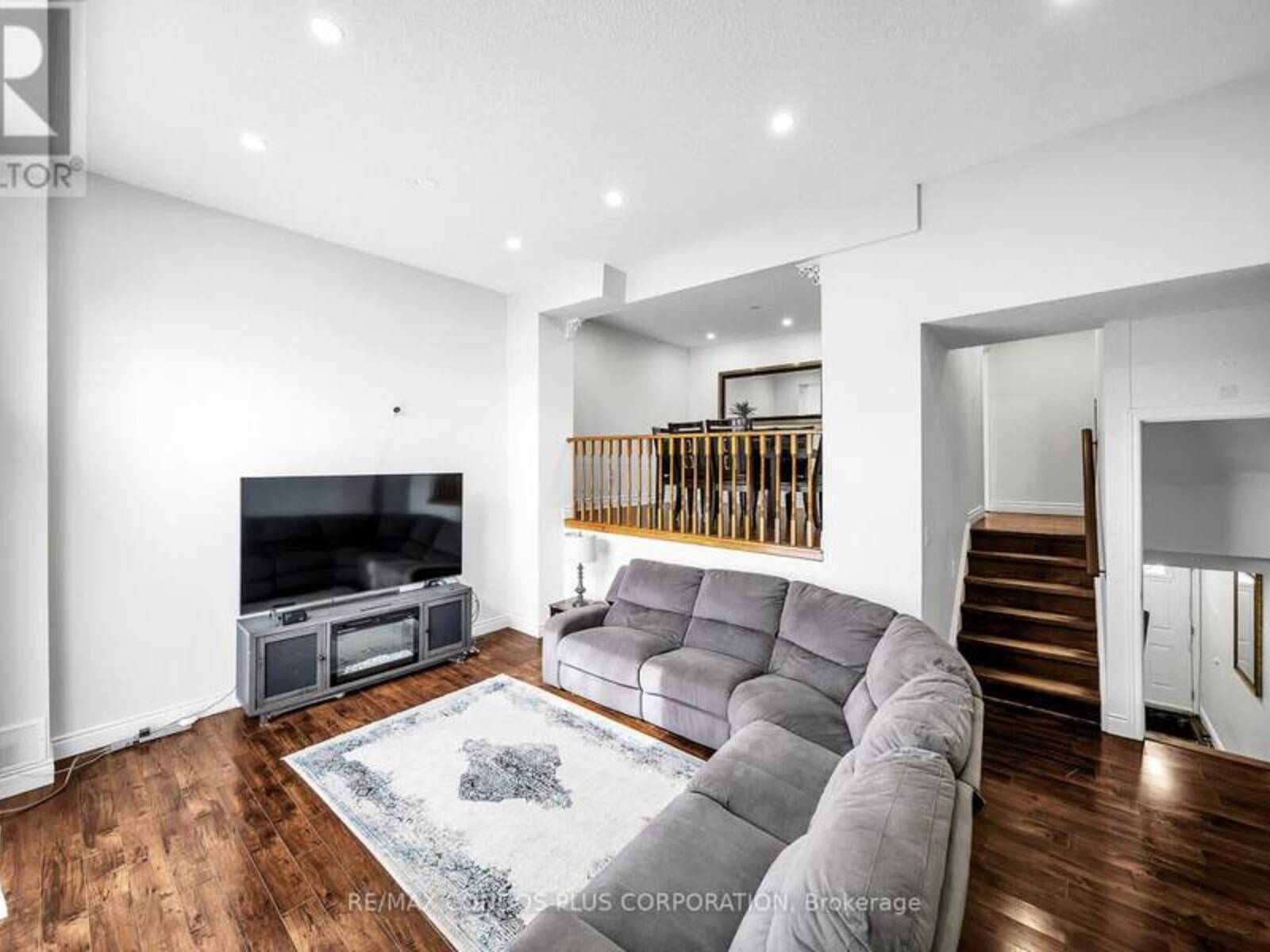 39 - 222 PEARSON STREET, Oshawa, Ontario L1G 7C6