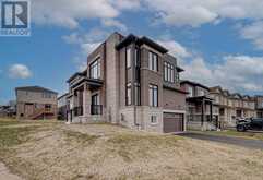 25 HEMING STREET | Paris Ontario | Slide Image Three