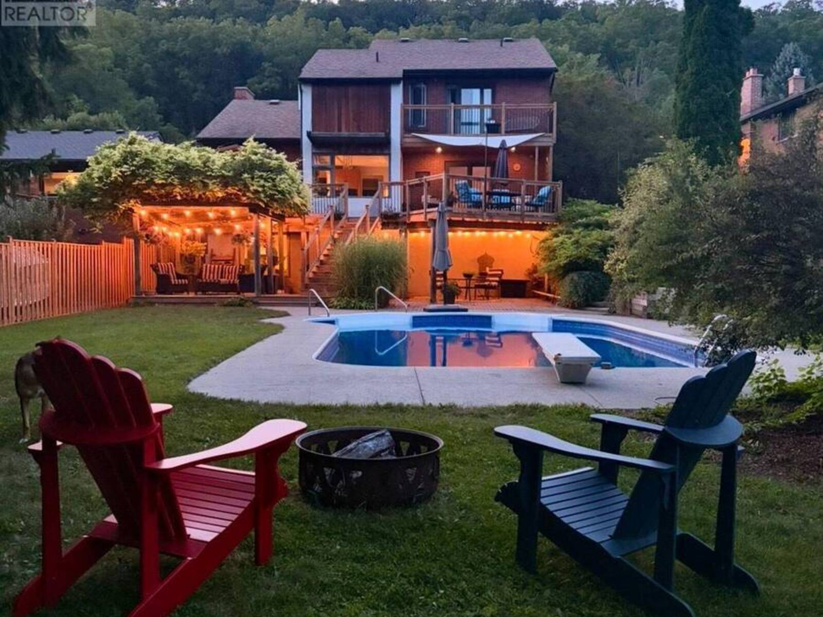 17 MCKAY COURT, Dundas, Ontario L9H 6P1