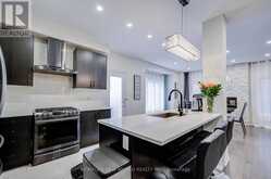 74 TANGO CRESCENT | Newmarket Ontario | Slide Image Twelve