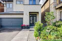 74 TANGO CRESCENT | Newmarket Ontario | Slide Image Four