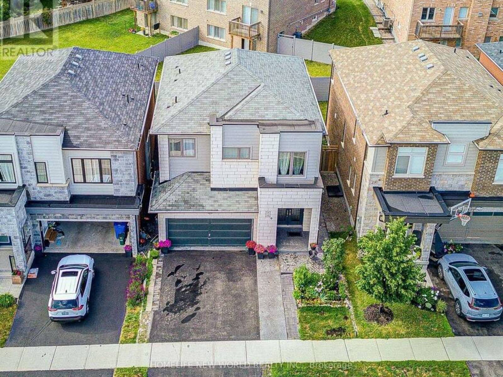 74 TANGO CRESCENT, Newmarket, Ontario L3X 0K4