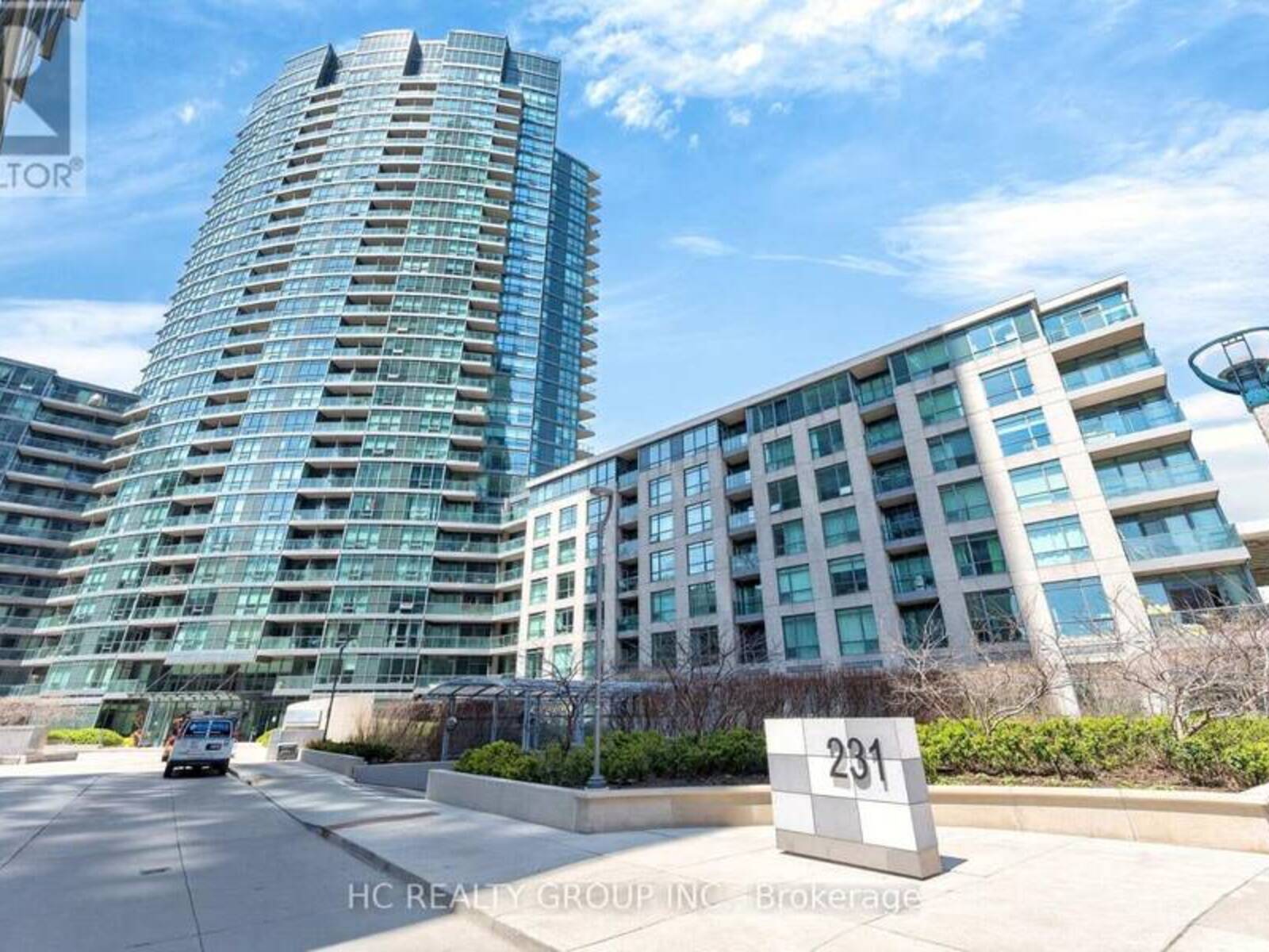 121 - 231 FORT YORK BOULEVARD, Toronto, Ontario M5V 1B2