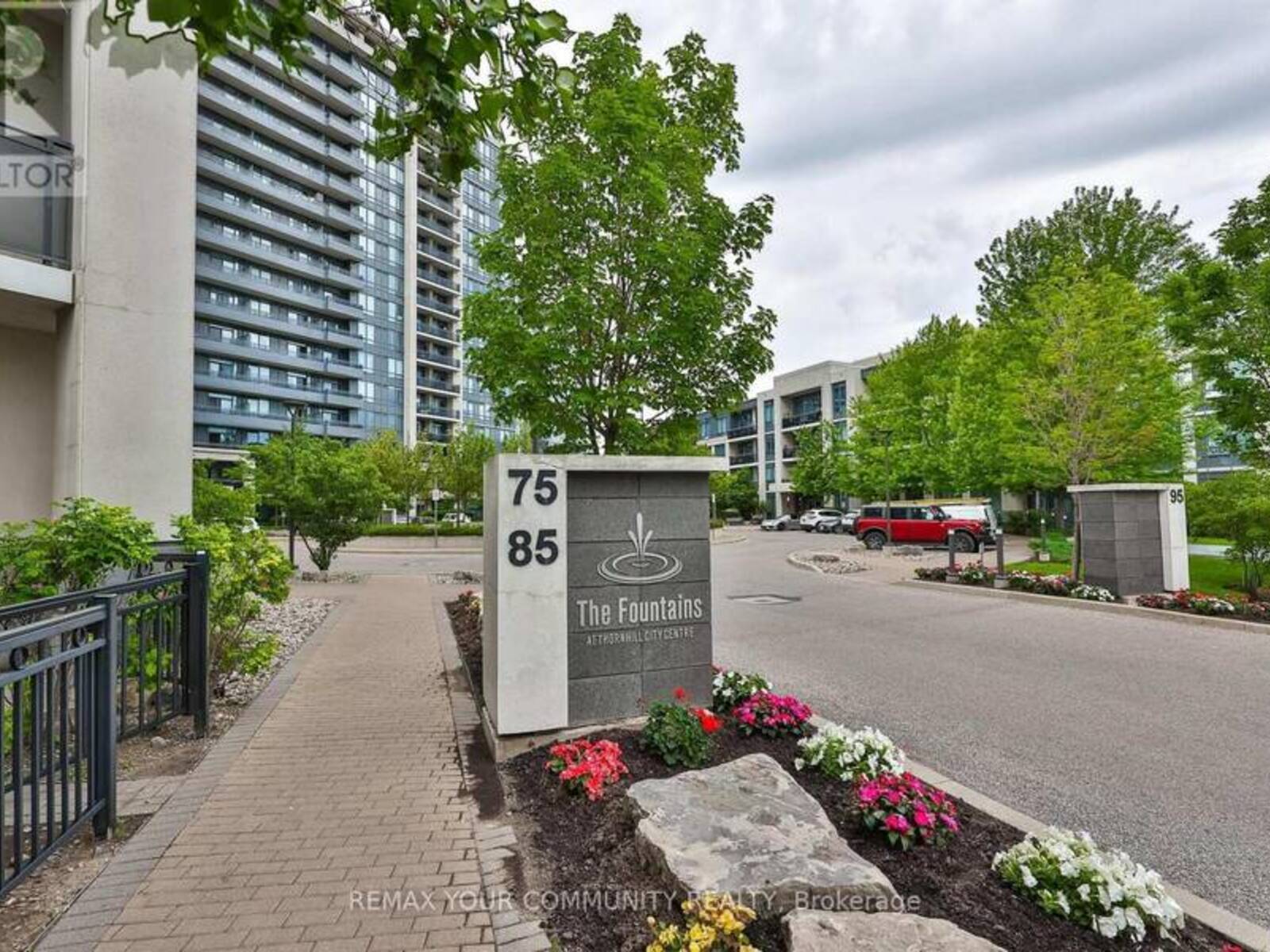 1601 - 75 NORTH PARK ROAD, Vaughan, Ontario L4J 0H8