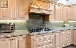 8 GRANADA COURT | Markham Ontario | Slide Image Fifteen
