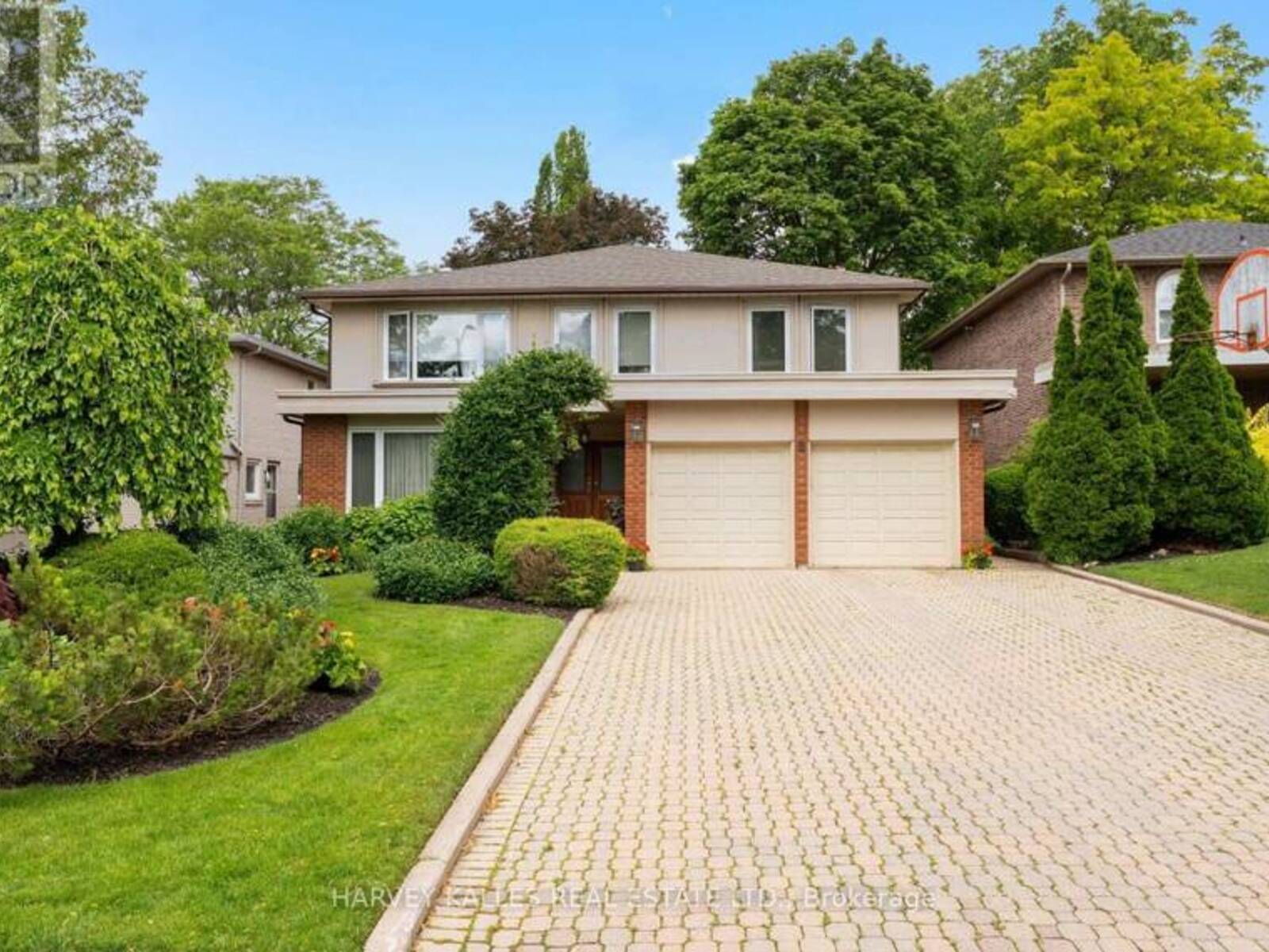 8 GRANADA COURT, Markham, Ontario L3T 4V4