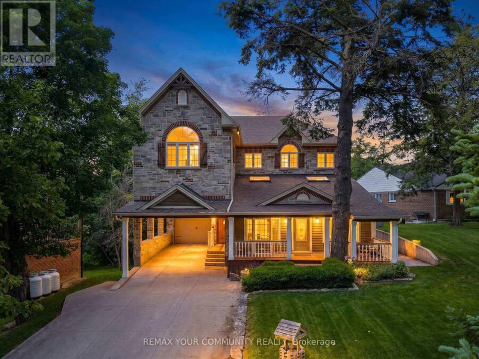 124 ELMPINE TRAIL, King, Ontario L7B 1K4