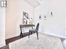 39 CREDIT LANE | Richmond Hill Ontario | Slide Image Four
