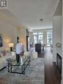 39 CREDIT LANE | Richmond Hill Ontario | Slide Image Seven