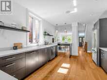 25 GRANGE AVENUE | Toronto Ontario | Slide Image Thirteen