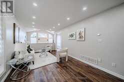 30 CASTLE GREEN DRIVE | Whitby Ontario | Slide Image Ten