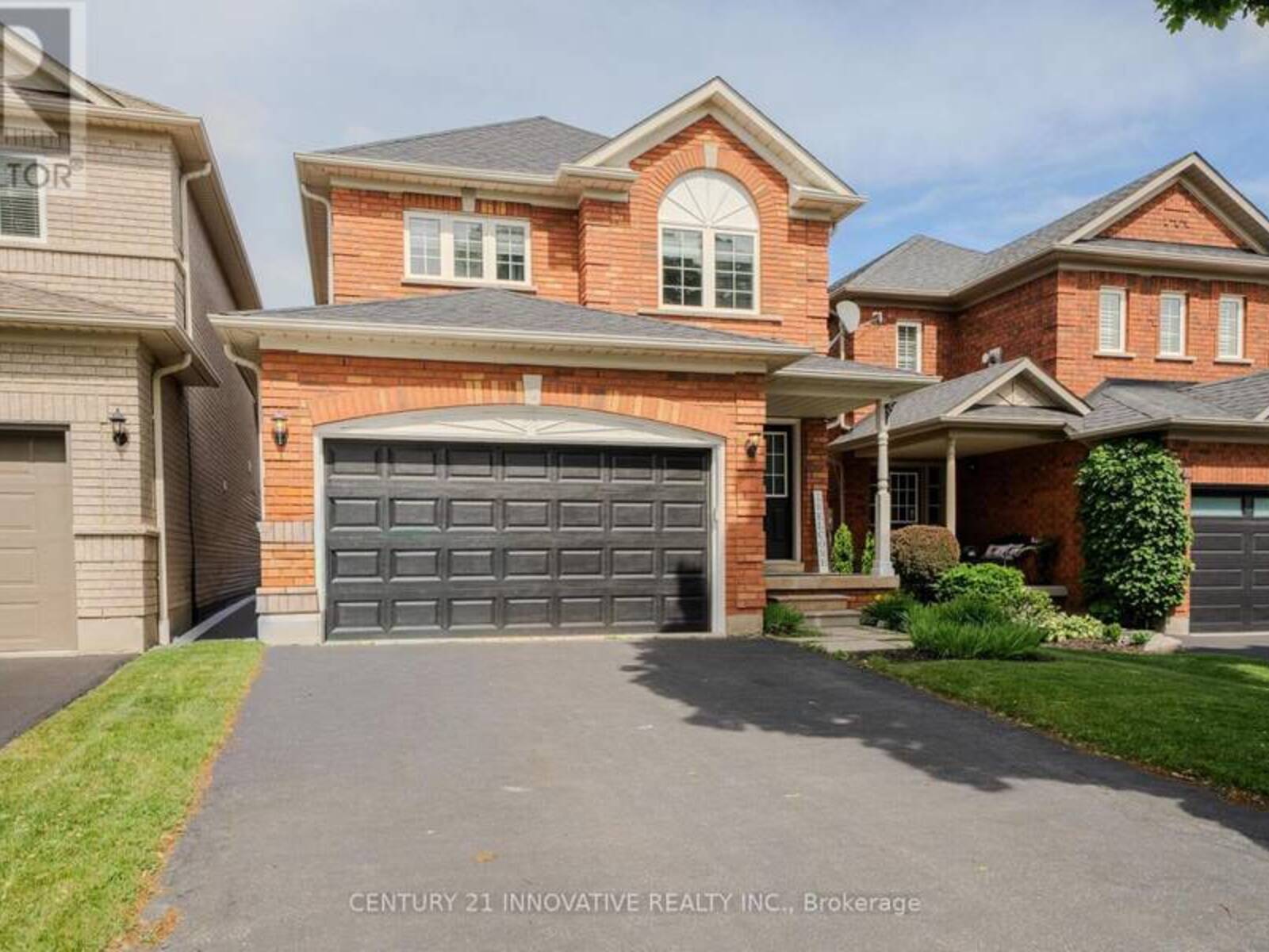 30 CASTLE GREEN DRIVE, Whitby, Ontario L1R 2P9