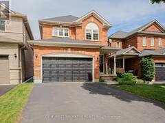 30 CASTLE GREEN DRIVE Whitby Ontario, L1R 2P9