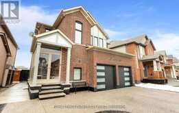 21 ARKWRIGHT DRIVE | Brampton Ontario | Slide Image Three