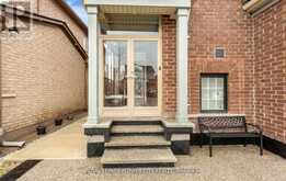 21 ARKWRIGHT DRIVE | Brampton Ontario | Slide Image Five