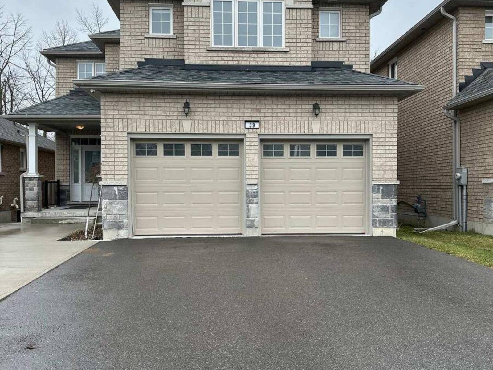 39 SUMMER LANE, Peterborough, Ontario K9L 0G4