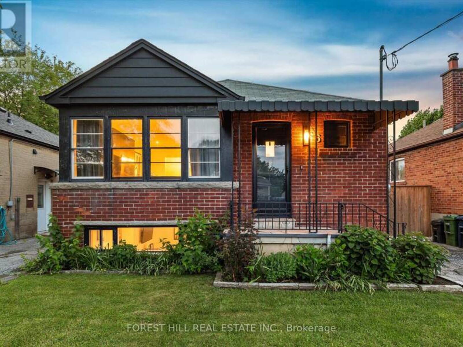 6 BARRETT ROAD, Toronto, Ontario M4B 1V9