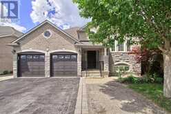28 POPLAR DRIVE | Richmond Hill Ontario | Slide Image Two