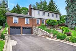 1952 EDENVALE CRESCENT | Burlington Ontario | Slide Image Four