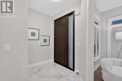 9 BALLYMORE DRIVE | Aurora Ontario | Slide Image Four