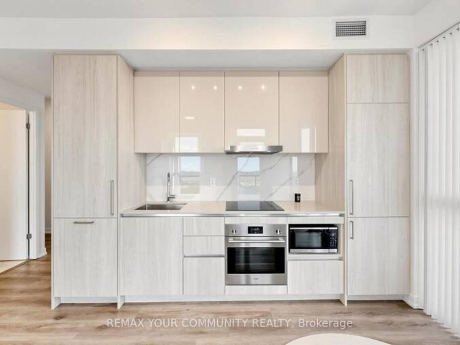 1702 - 225 COMMERCE STREET, Vaughan, Ontario L4K 0R1