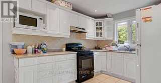 1011 PEARSON DRIVE | Oakville Ontario | Slide Image Twenty