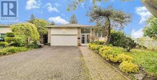 1011 PEARSON DRIVE | Oakville Ontario | Slide Image Four