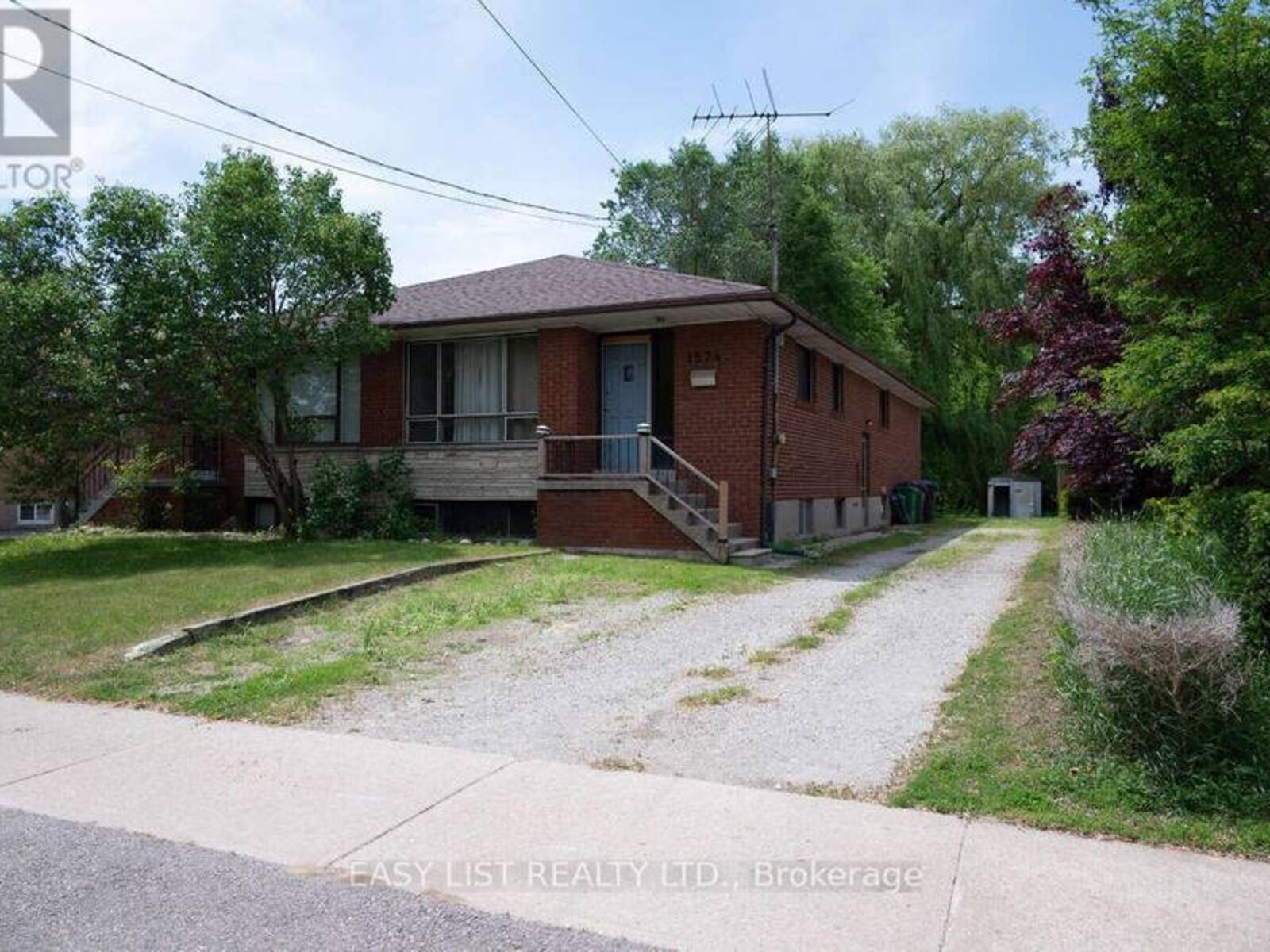 1574 NORTHMOUNT AVENUE, Mississauga, Ontario L5E 1Z1