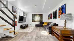 339 EAST AVENUE | Toronto Ontario | Slide Image Thirty