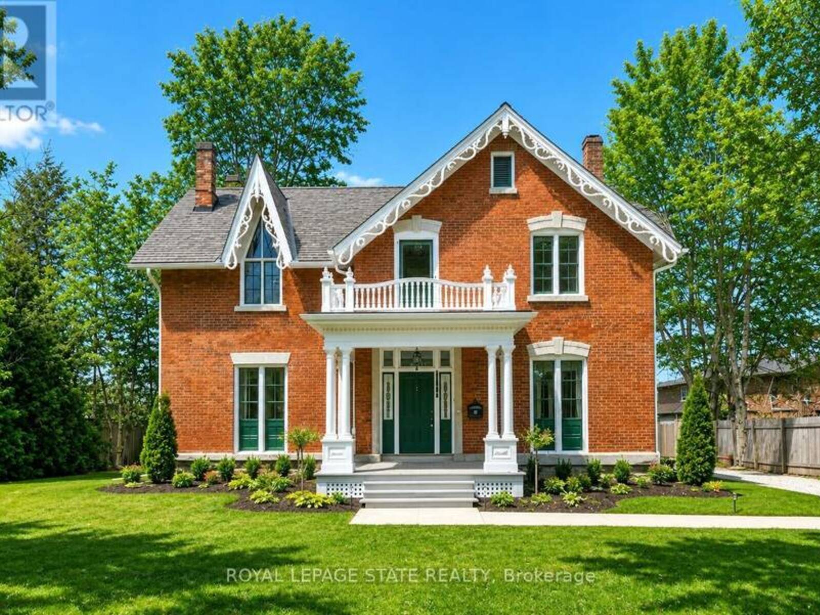262 MAIN STREET W, Grimsby, Ontario L3M 1S4