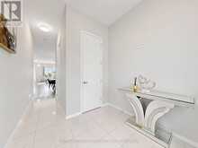240 ELYSE COURT | Aurora Ontario | Slide Image Five