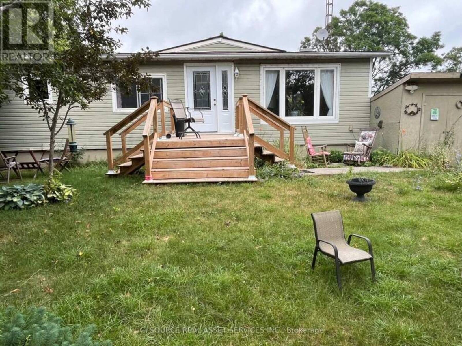 10 LAKESIDE DRIVE, Prince Edward, Ontario K0K 1T0