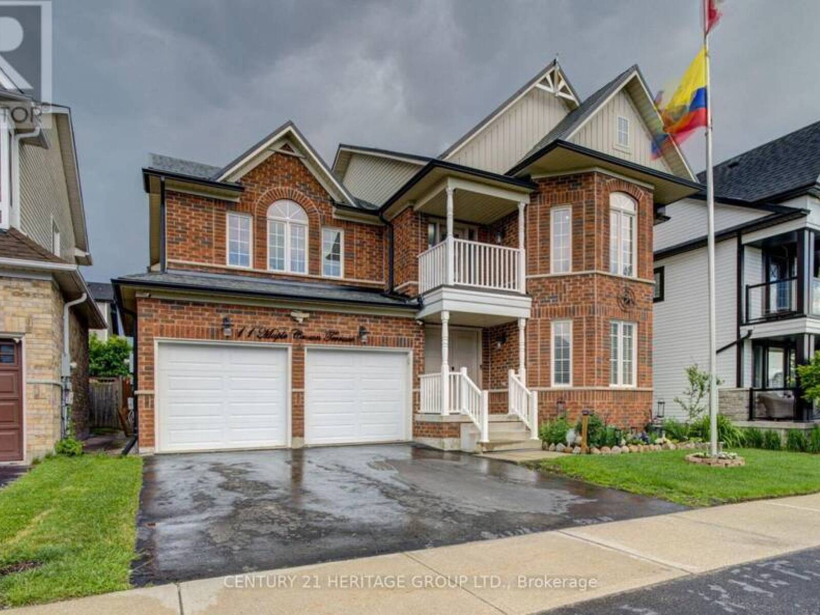 11 MAPLE CROWN TERRACE S, Barrie, Ontario L4M 7H3