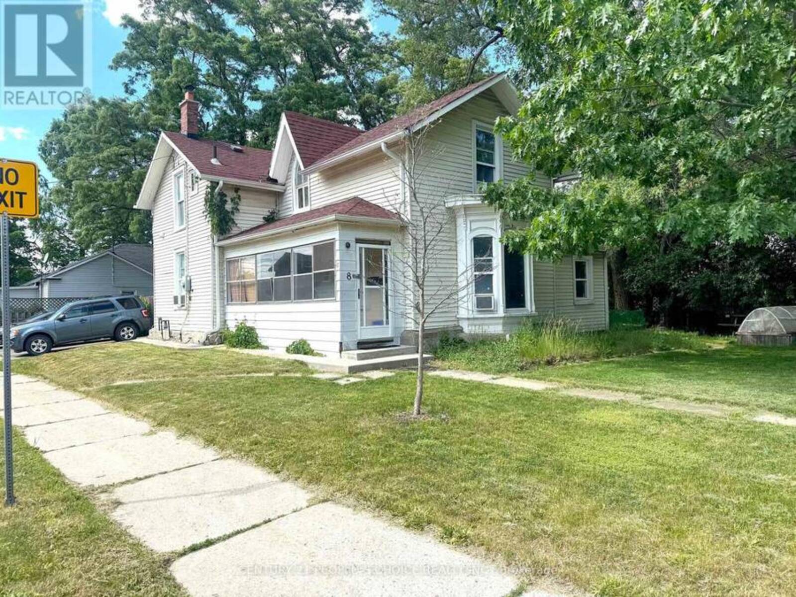 8 MARY STREET, Brampton, Ontario L6W 2P8