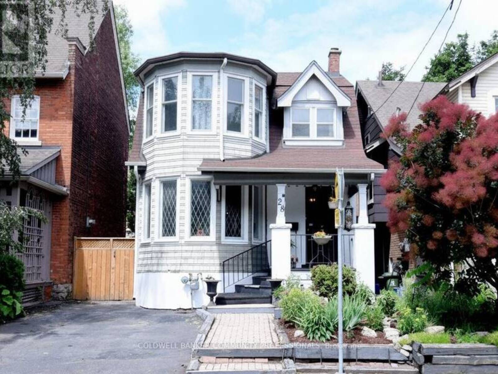 28 ST CLAIR AVENUE, Hamilton, Ontario L8M 2N3