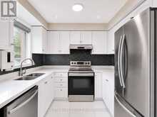 15 SILKTOP TRAIL | Brampton Ontario | Slide Image Ten