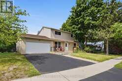 115 WILLIAM ROE BOULEVARD | Newmarket Ontario | Slide Image Two