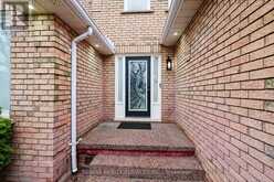 8 YEOMAN DRIVE | Brantford Ontario | Slide Image Four
