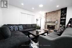 8 YEOMAN DRIVE | Brantford Ontario | Slide Image Fifteen