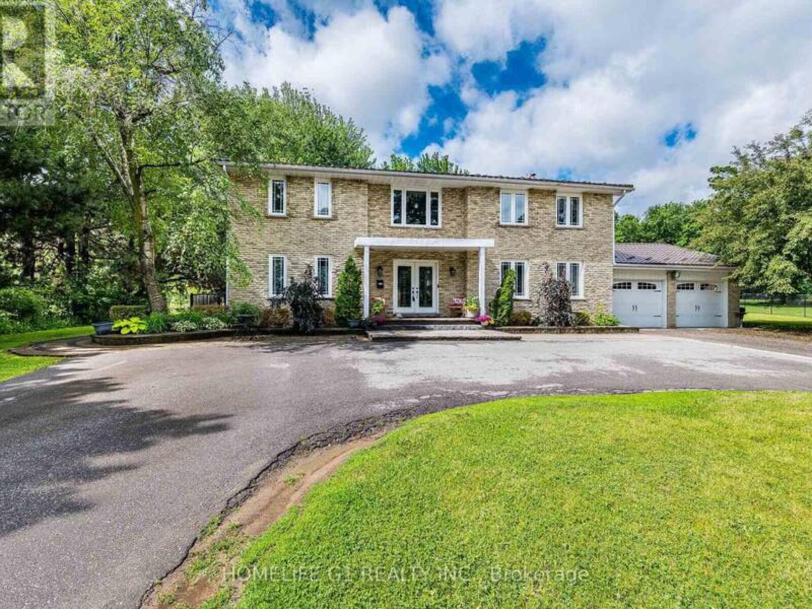 17 CRESCENT HILLS DRIVE S, Brampton, Ontario L6S 2P4