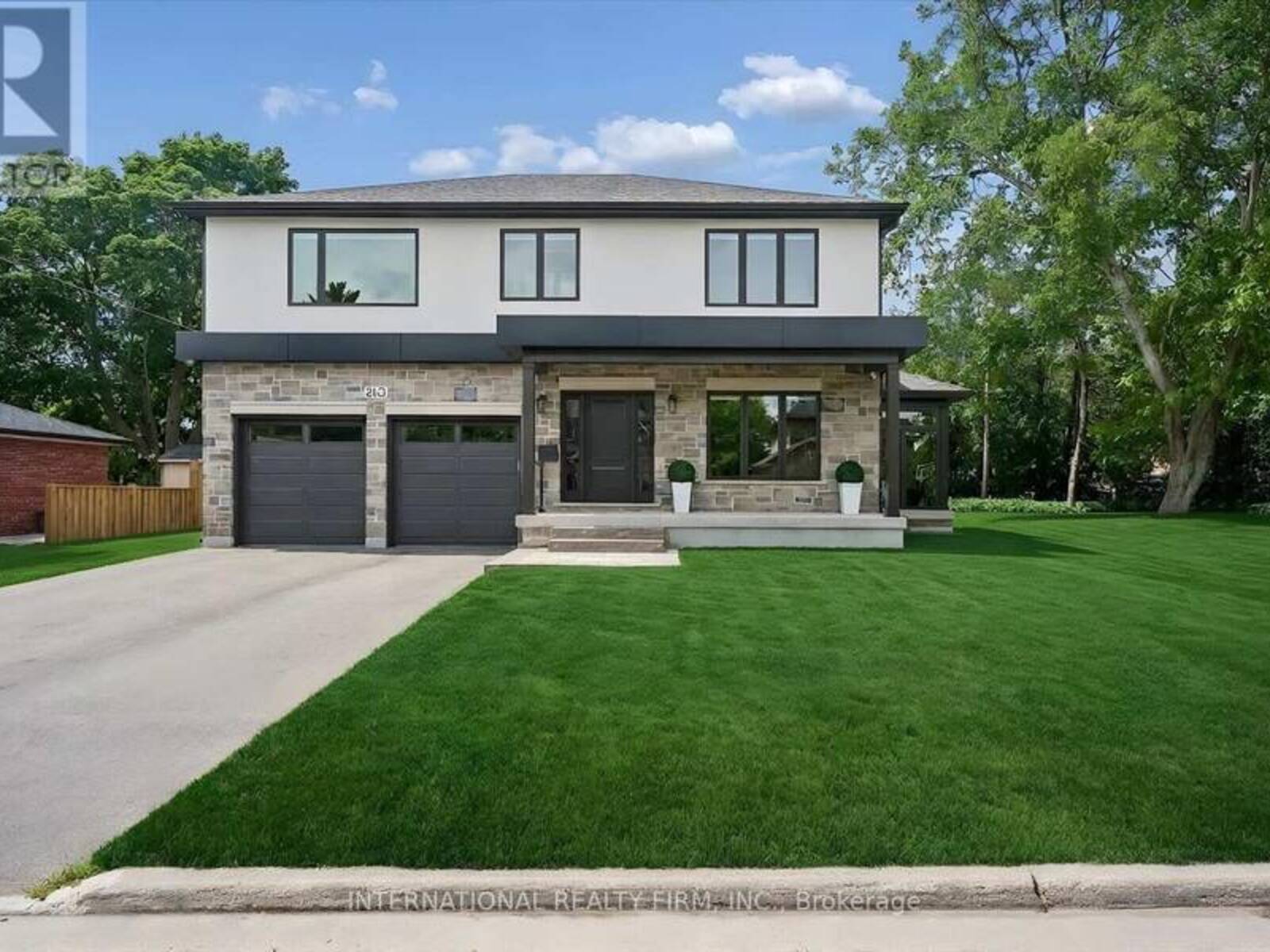 2423 RAYMORE DRIVE, Burlington, Ontario L7R 2B4