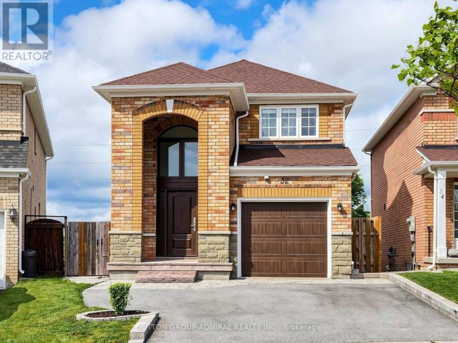 32 BEAVERBROOK CRESCENT, Vaughan, Ontario L6A 3T3