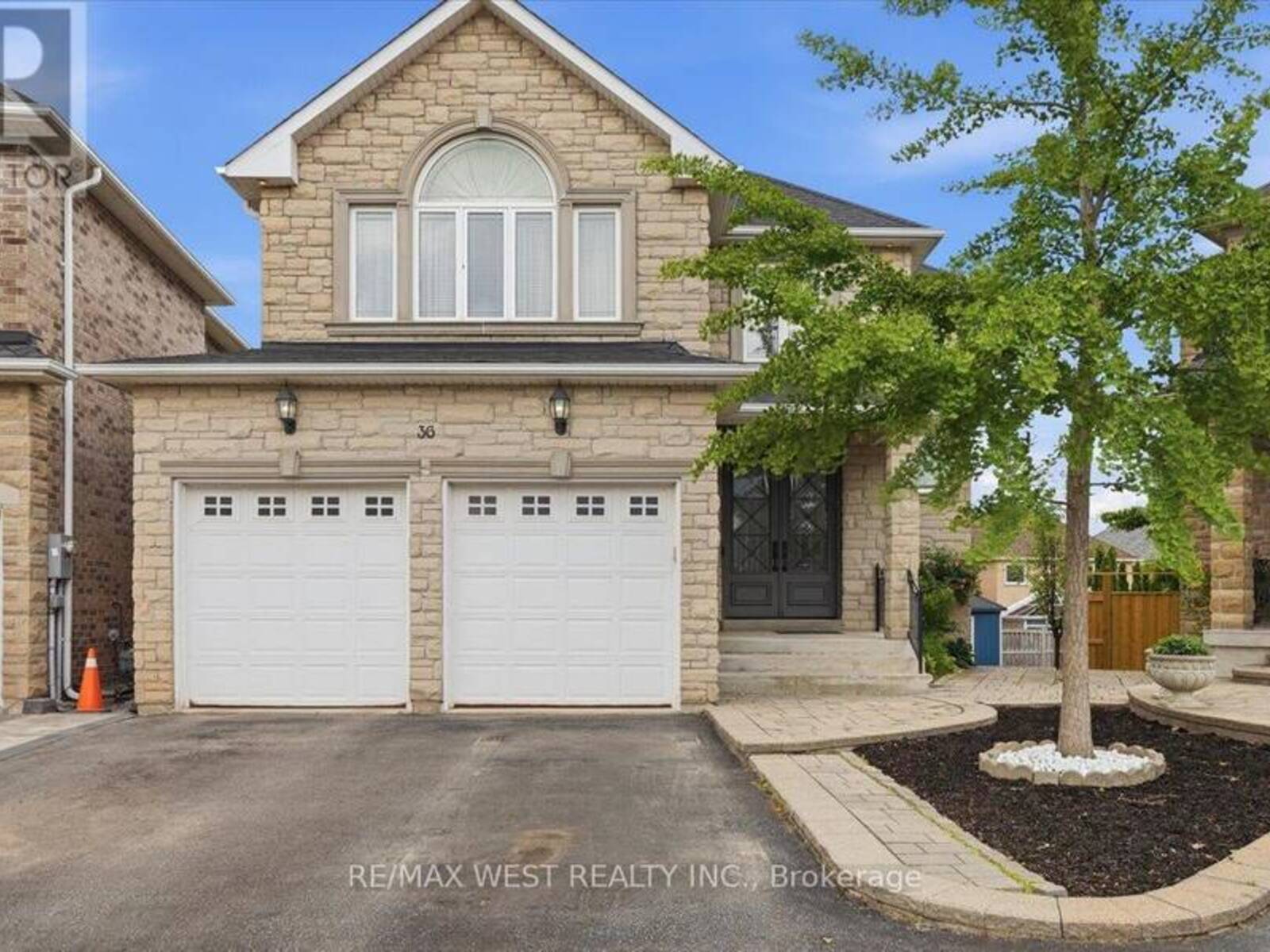 36 DANPATRICK DRIVE, Richmond Hill, Ontario L4S 2S7