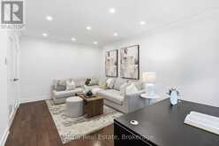 2014 GOLDEN BRIAR TRAIL | Oakville Ontario | Slide Image Ten
