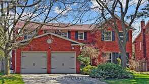 82 WINDERMERE CRESCENT S | Richmond Hill Ontario | Slide Image Two