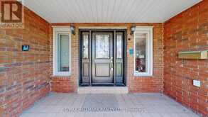 82 WINDERMERE CRESCENT S | Richmond Hill Ontario | Slide Image Three