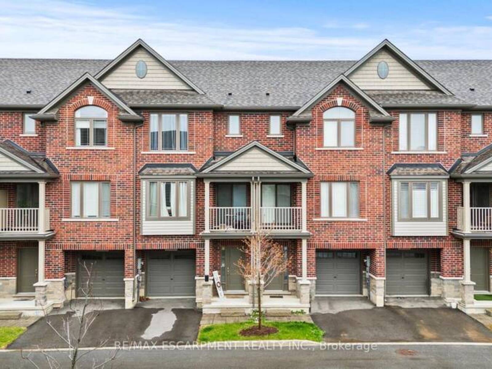4 - 19 PICARDY DRIVE, Hamilton, Ontario L8J 0M7