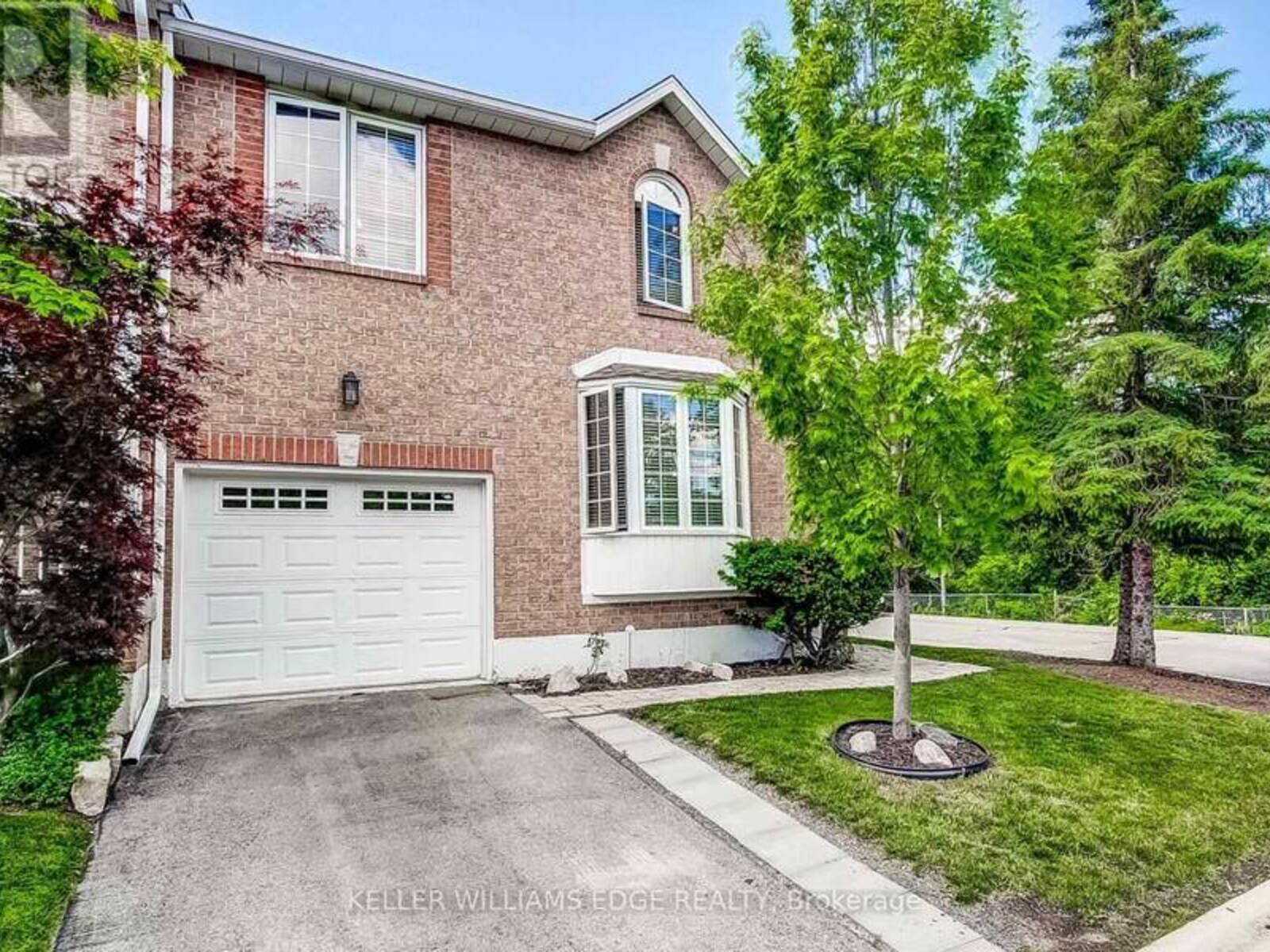 16 - 4 VICTORIA STREET, Hamilton, Ontario L9H 2B8
