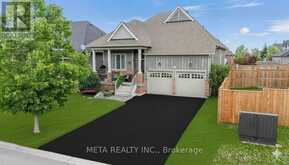 18 HUGHES STREET | Collingwood Ontario | Slide Image Two